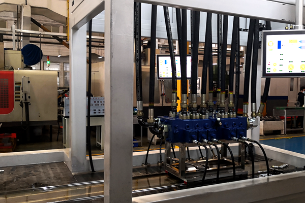 600L/min 工程多路閥試驗(yàn)臺